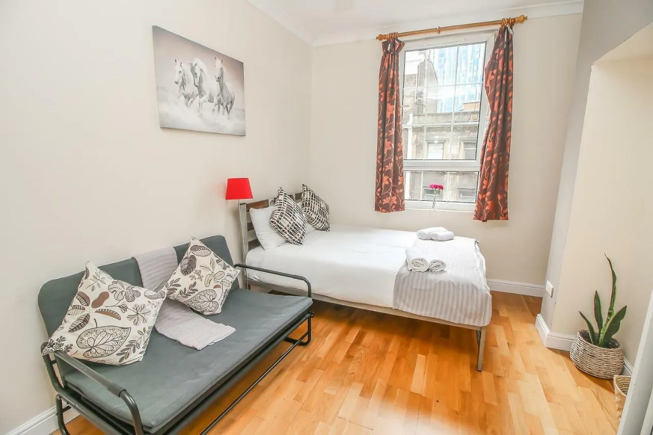 City View Flat @ Liverpool St. London