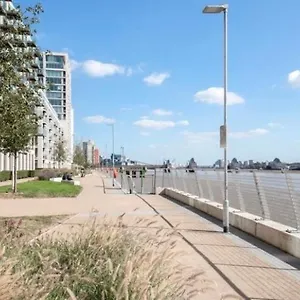 Large Double Overlooking The Thames London