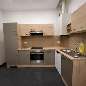 real-living-apartments-1220.vienna-besthotels.com/