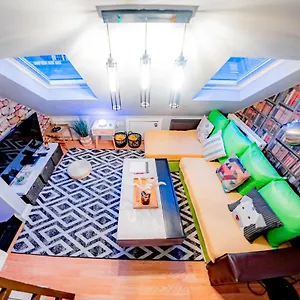 https://2-3-bed-apartment-on-brick-lane.brighton-hotels-england.com