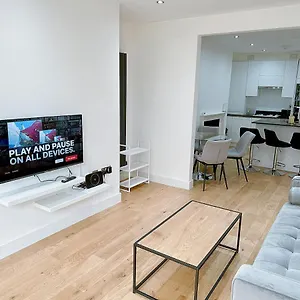 massive-flat-near-greenwich-park-with-office.brighton-hotels-england.com/