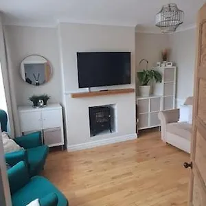 https://3-bed-home-in-heart-of.cardiffhotelswales.com